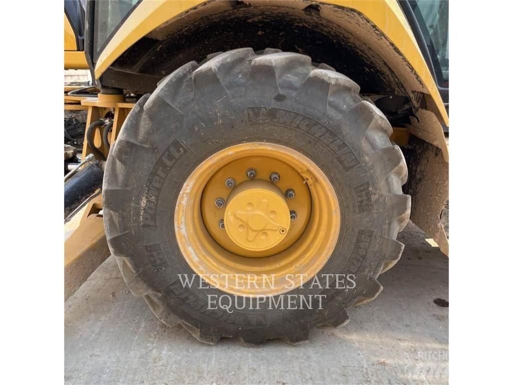 CAT 420XE Екскаватори-навантажувачі