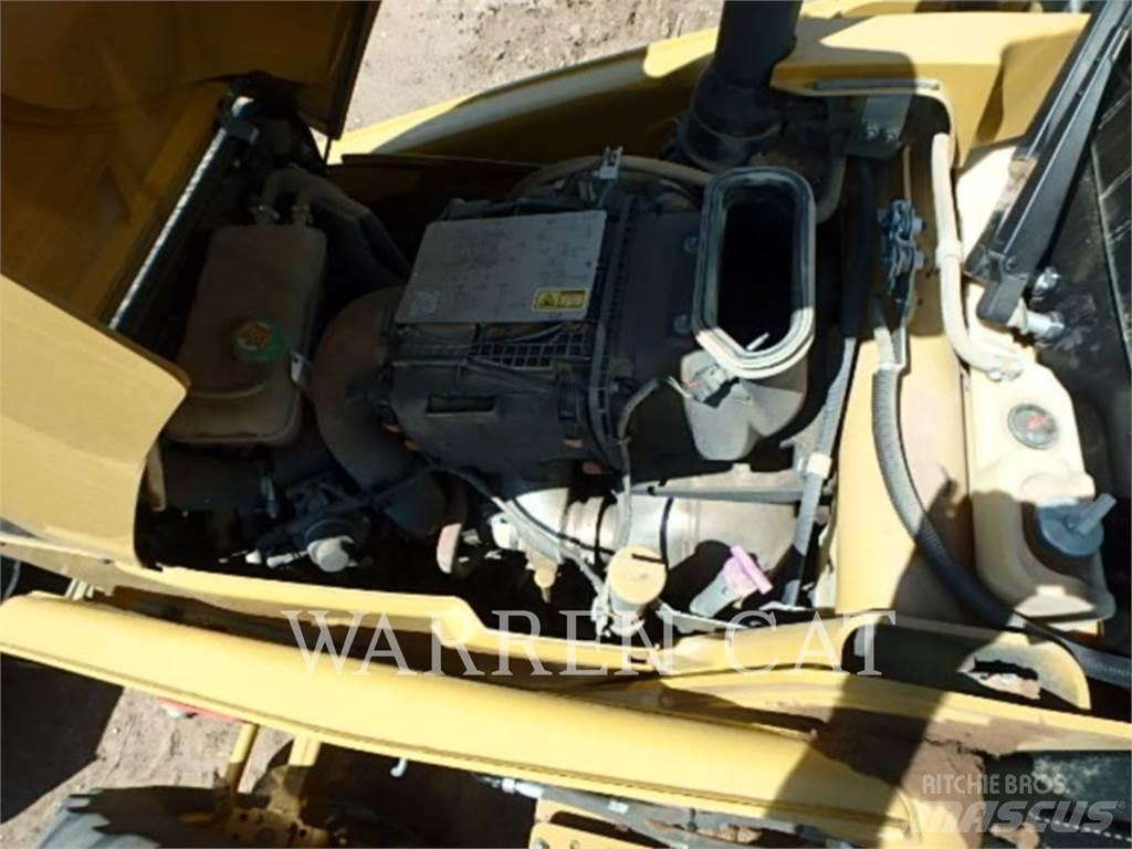 CAT 420XE AE4T Екскаватори-навантажувачі