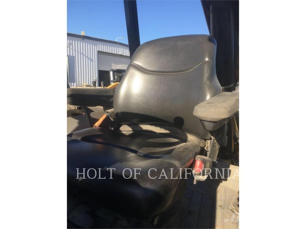 CAT 430 Екскаватори-навантажувачі