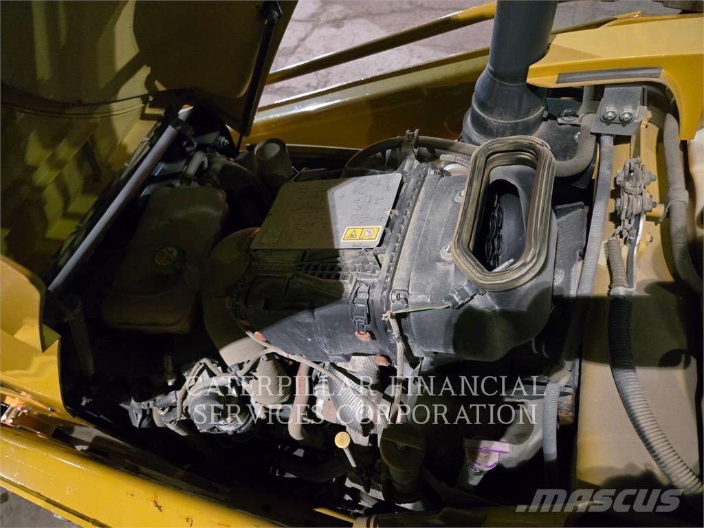 CAT 430 07A Екскаватори-навантажувачі