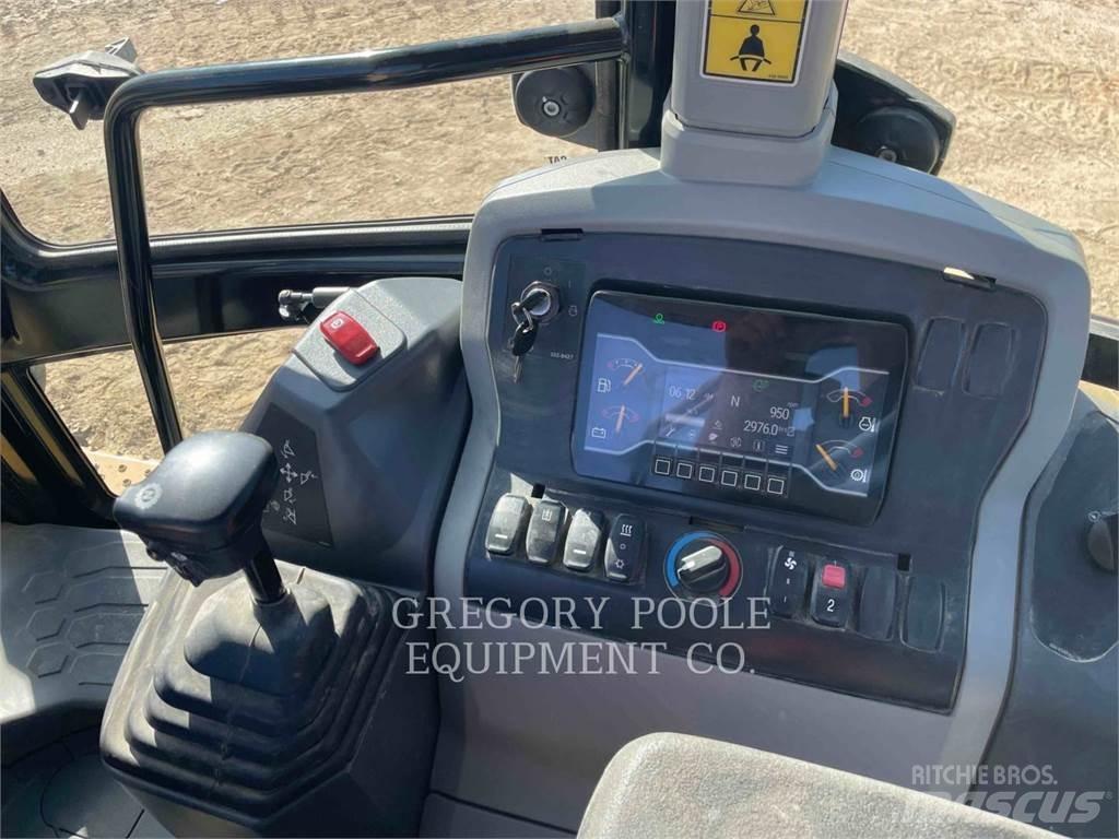 CAT 43007 Екскаватори-навантажувачі