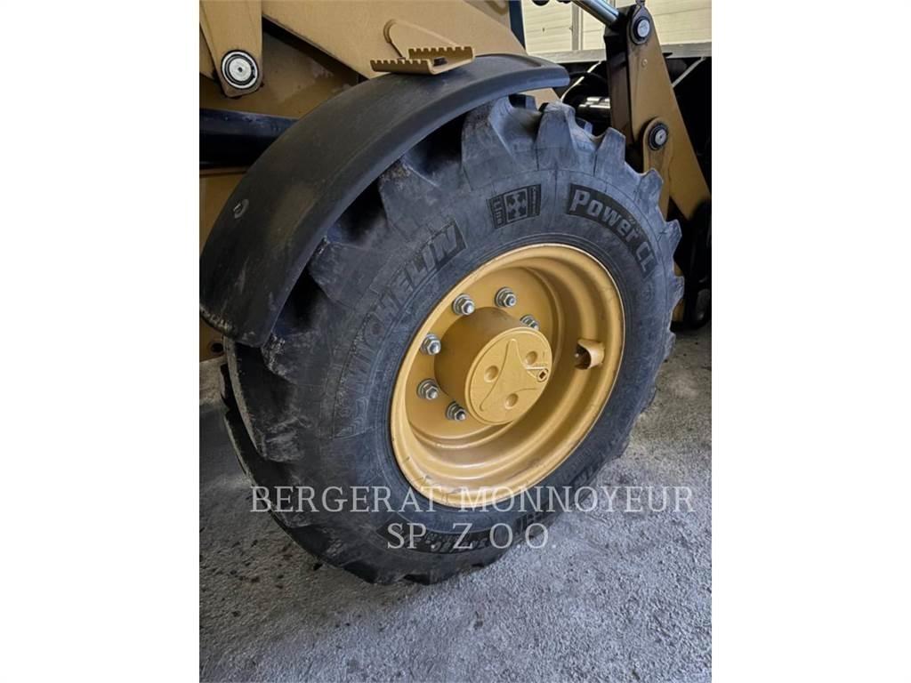 CAT 432 Екскаватори-навантажувачі