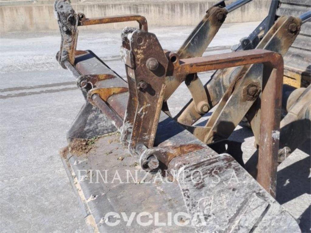 CAT 432DAA Екскаватори-навантажувачі