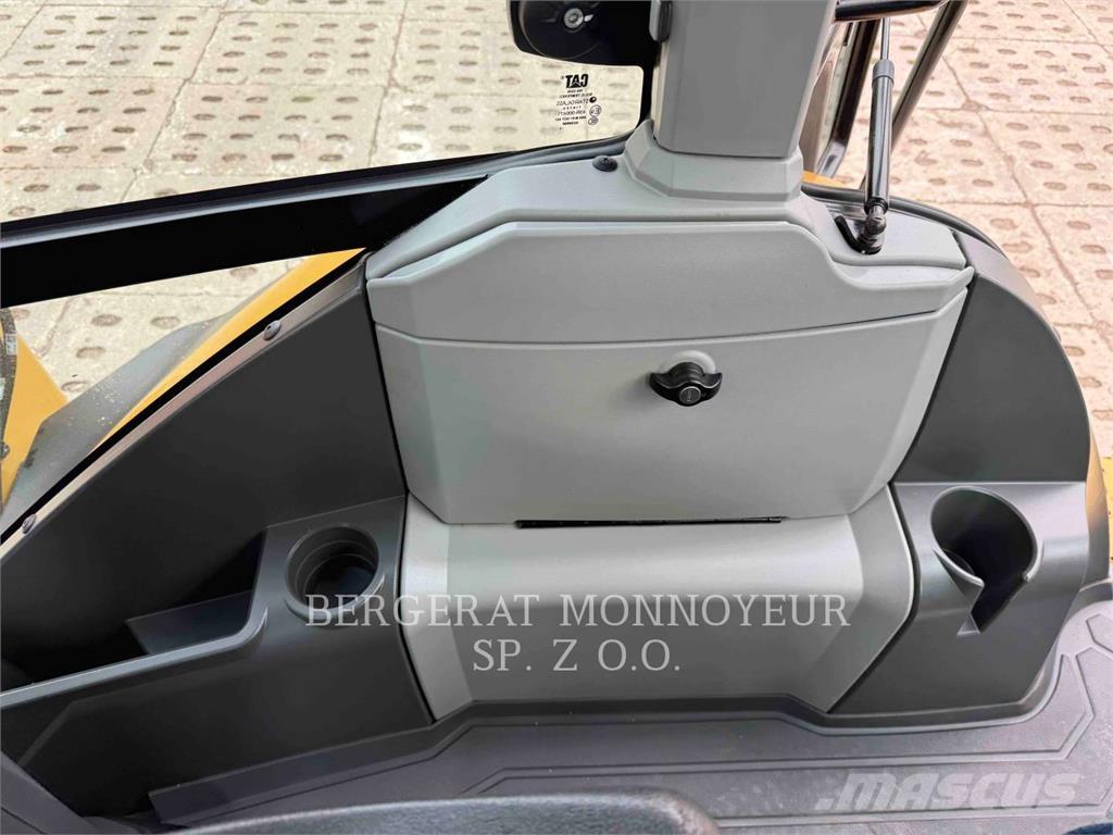 CAT 434 Екскаватори-навантажувачі