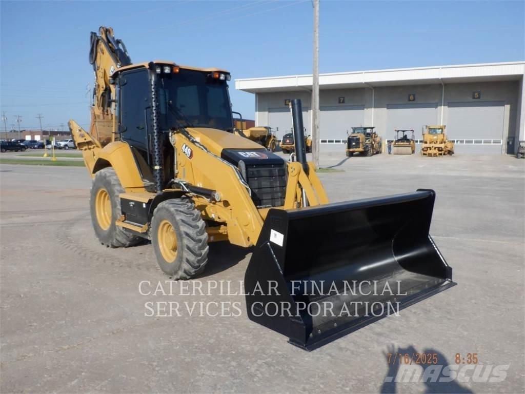 CAT 440-07 Екскаватори-навантажувачі
