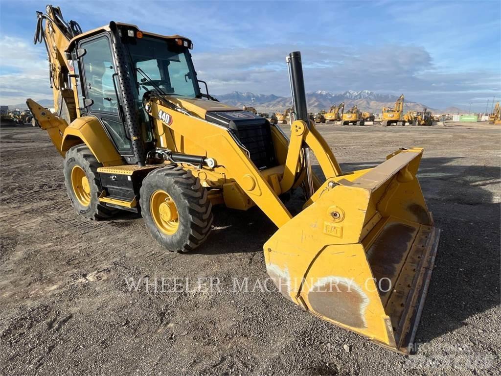 CAT 440 TH Екскаватори-навантажувачі