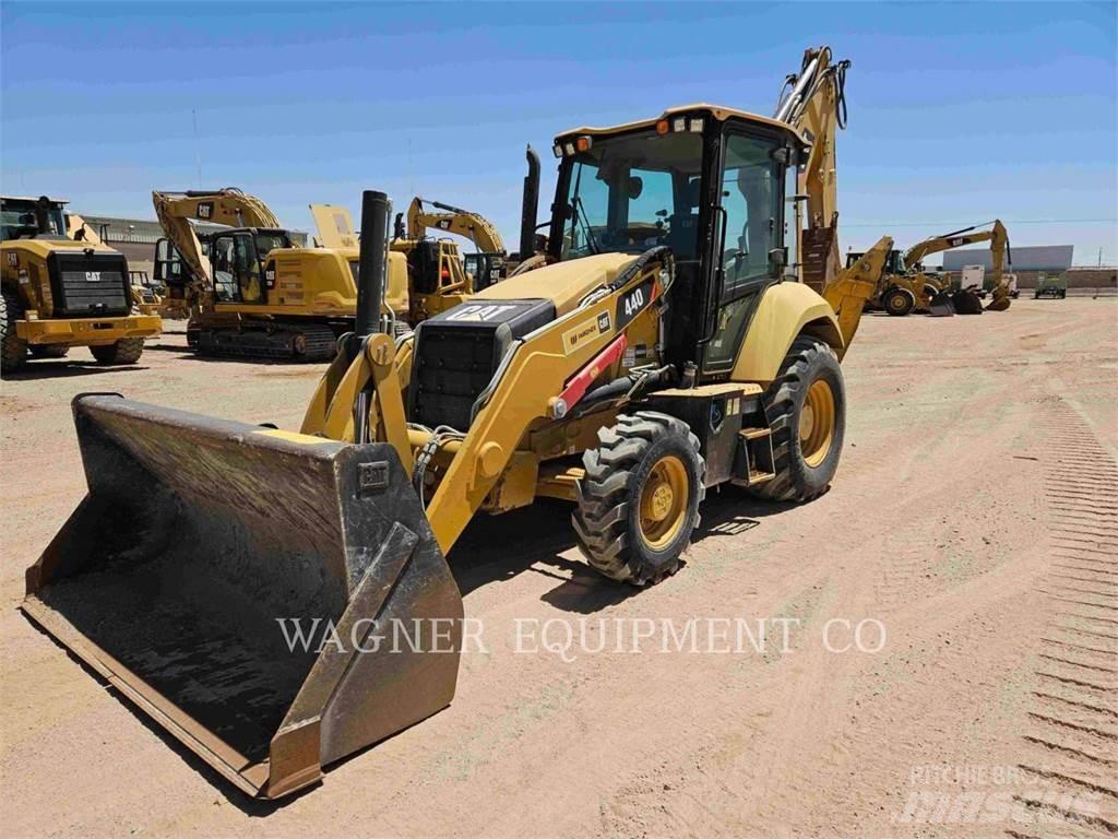 CAT 44007 Екскаватори-навантажувачі