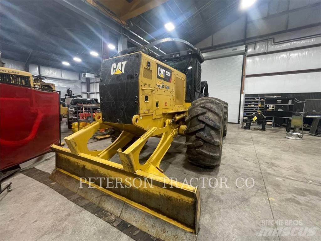 CAT 525D Трельовочні трактора
