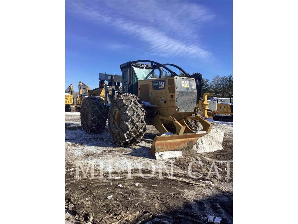 CAT 545D Трельовочні трактора