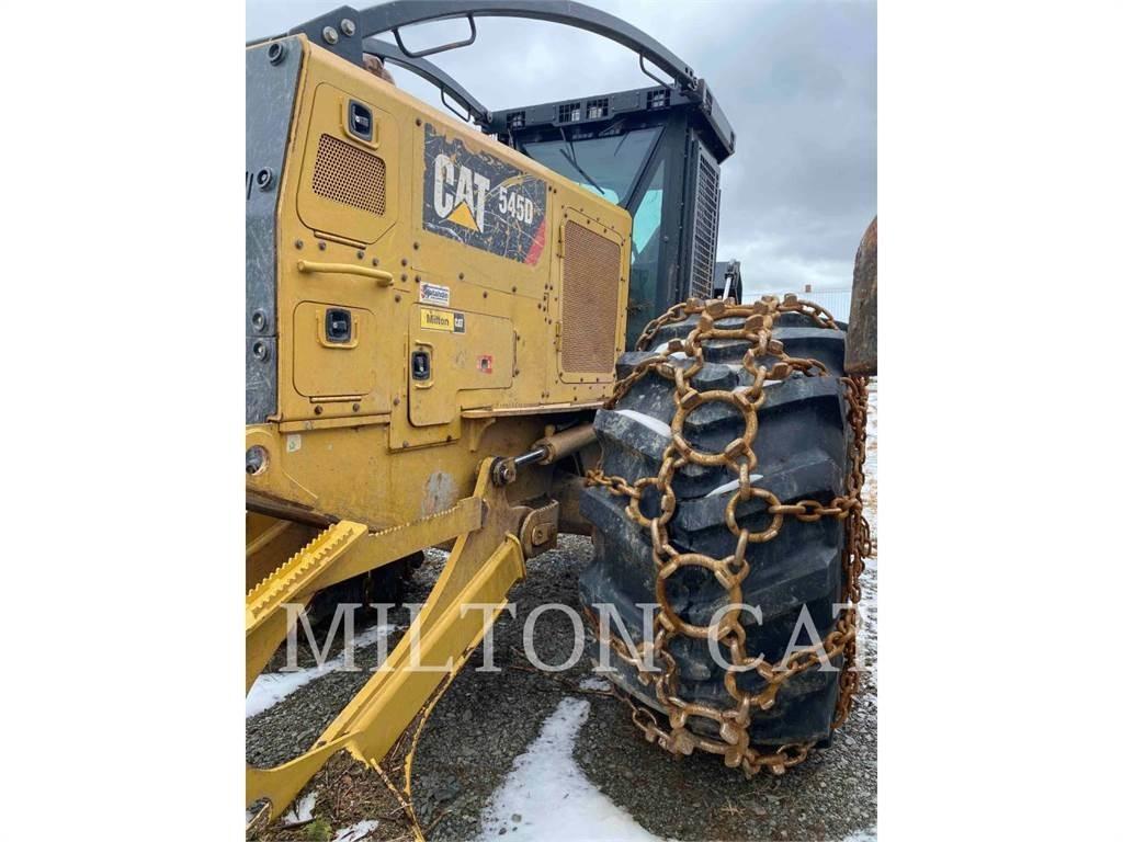 CAT 545D Трельовочні трактора