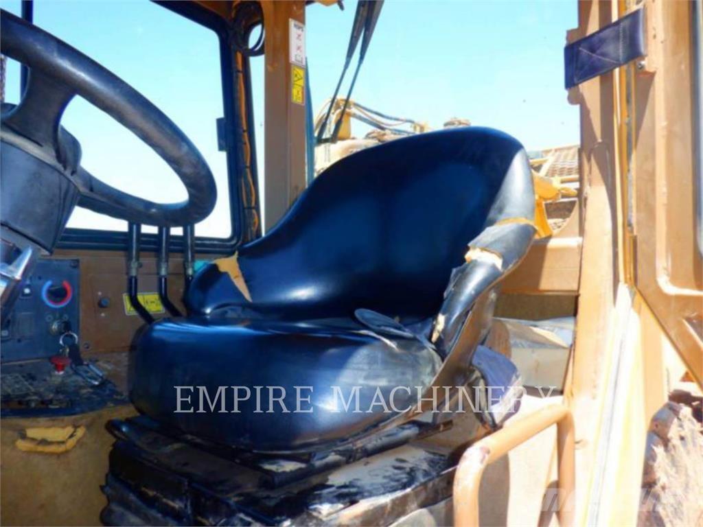 CAT 613C Скрепери