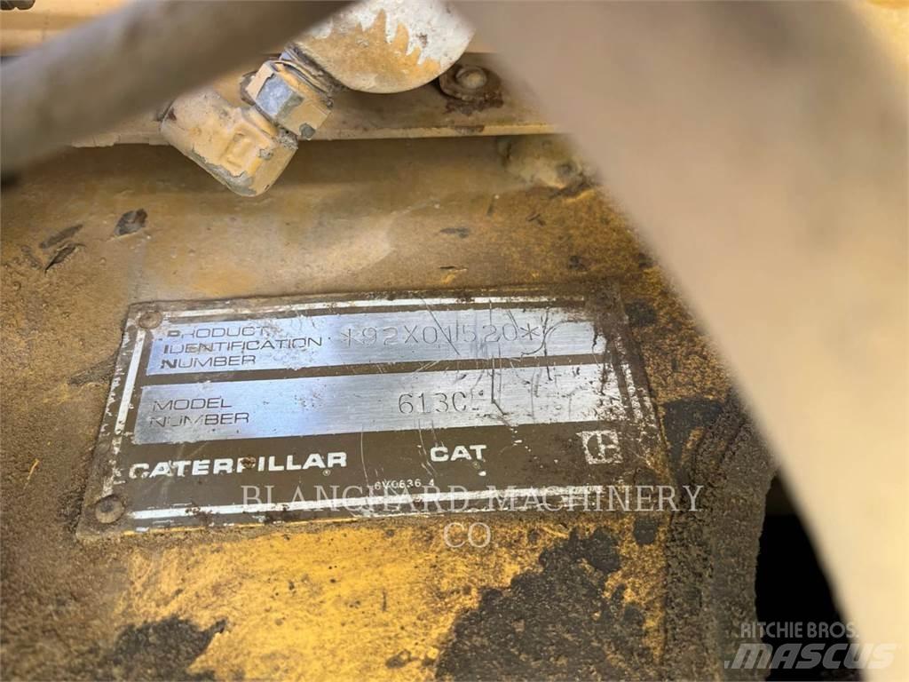CAT 613C Скрепери