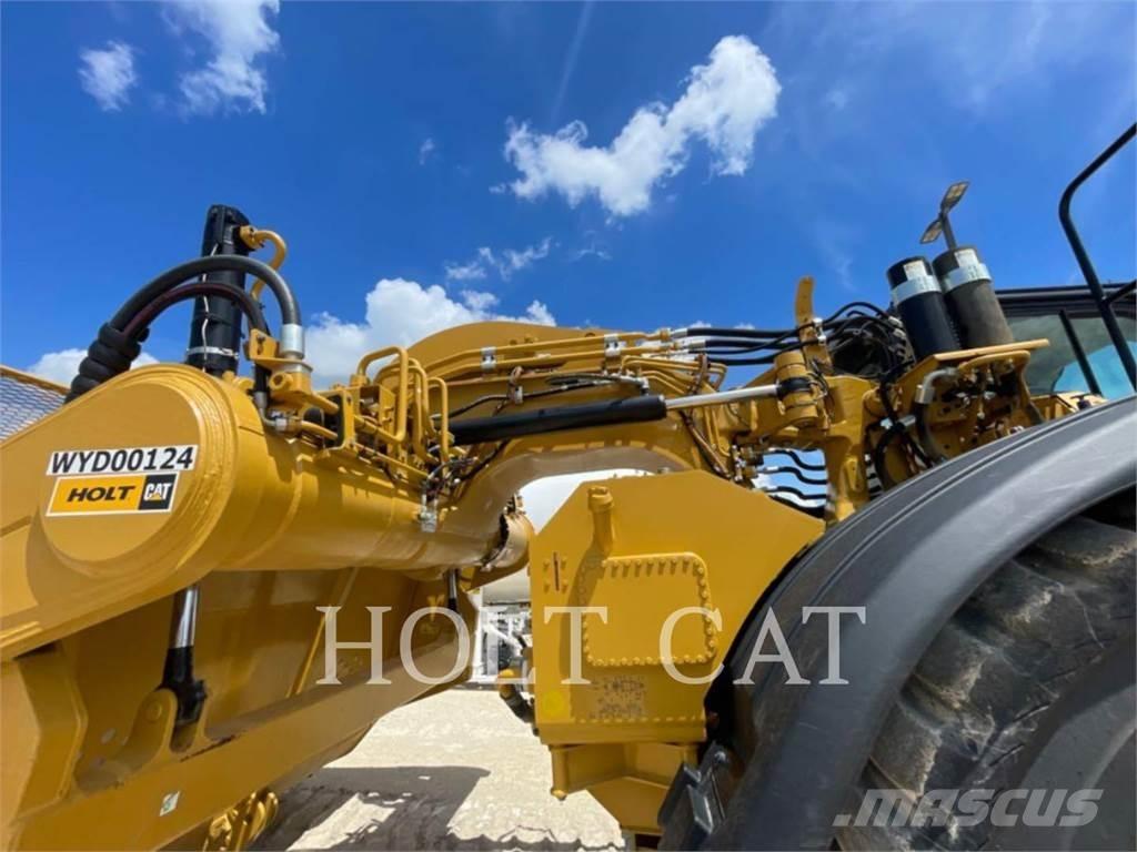 CAT 621 Скрепери