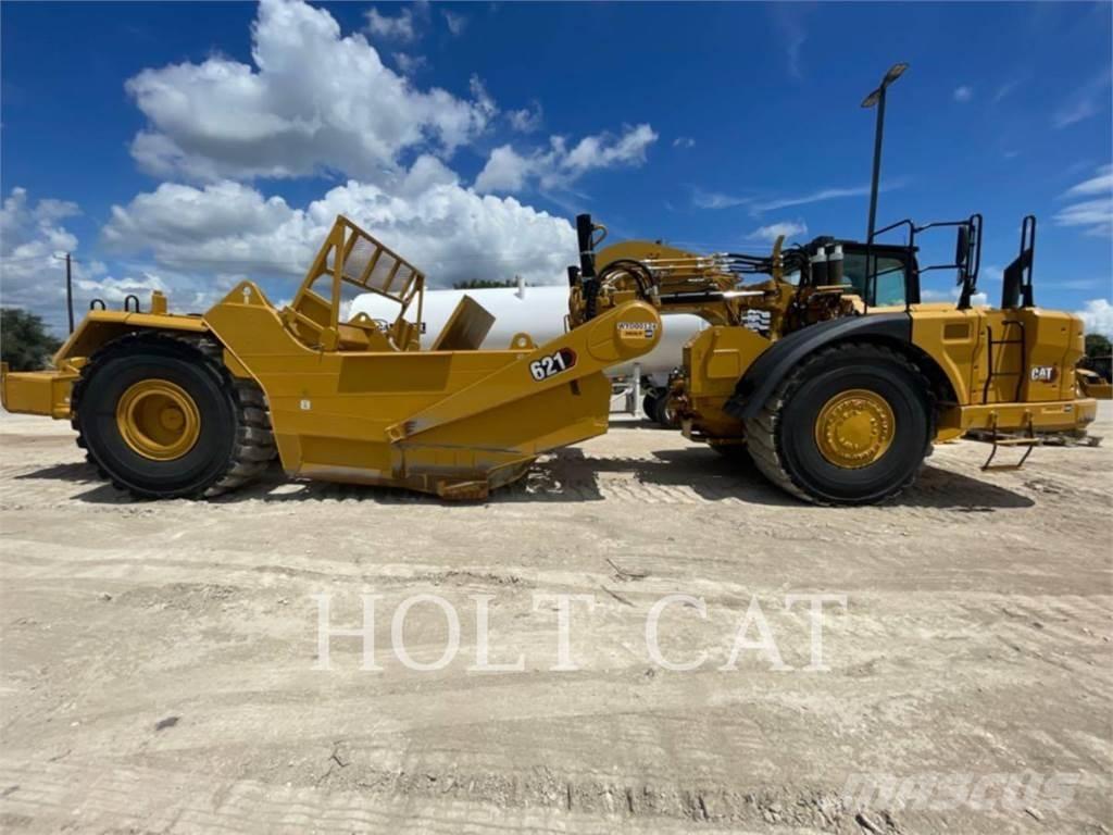 CAT 621 Скрепери