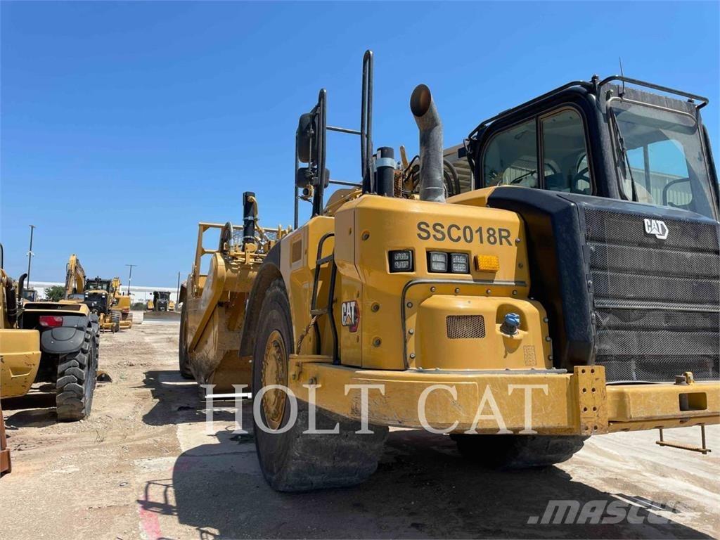 CAT 621 Скрепери
