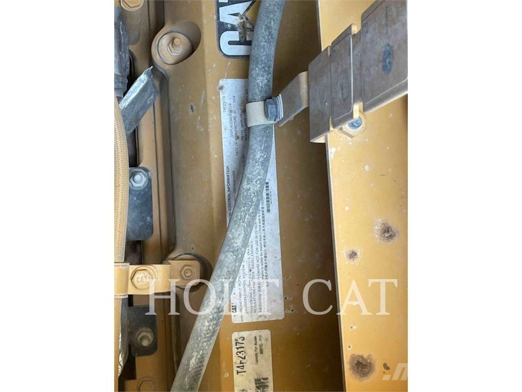 CAT 621 Скрепери