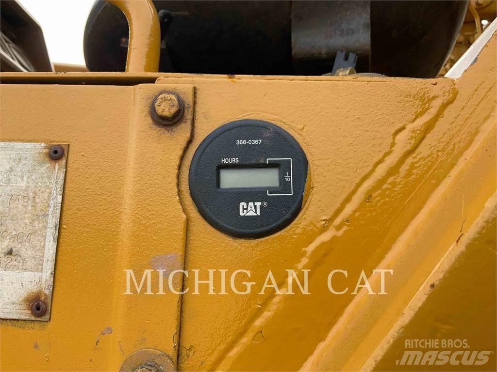 CAT 621E Скрепери