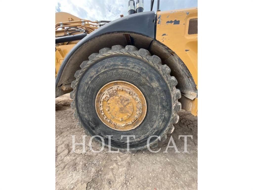 CAT 621K Скрепери
