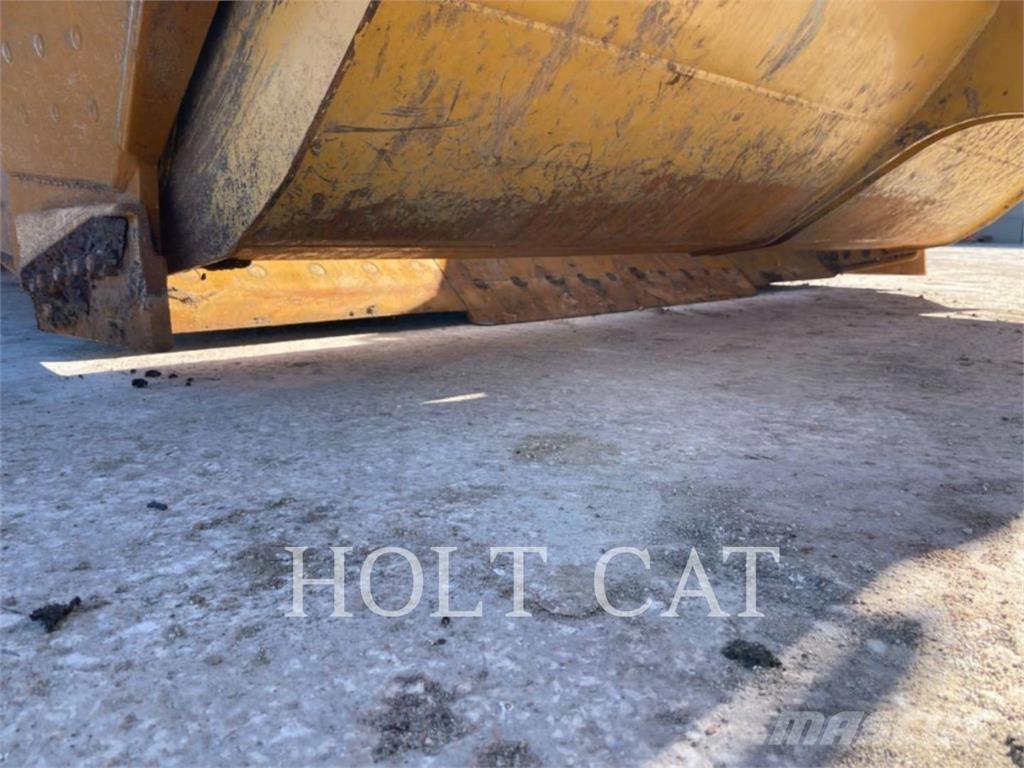 CAT 631 Скрепери