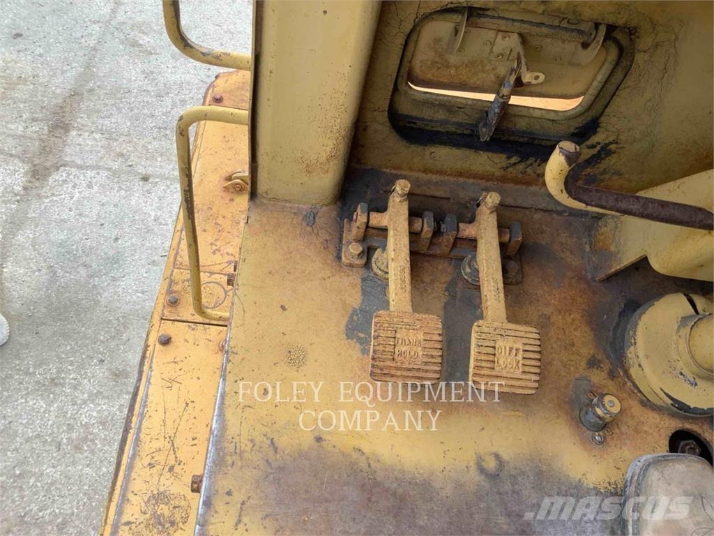 CAT 631D Скрепери