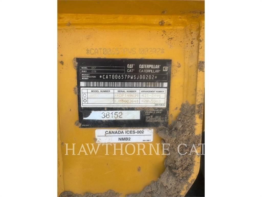 CAT 657 Скрепери