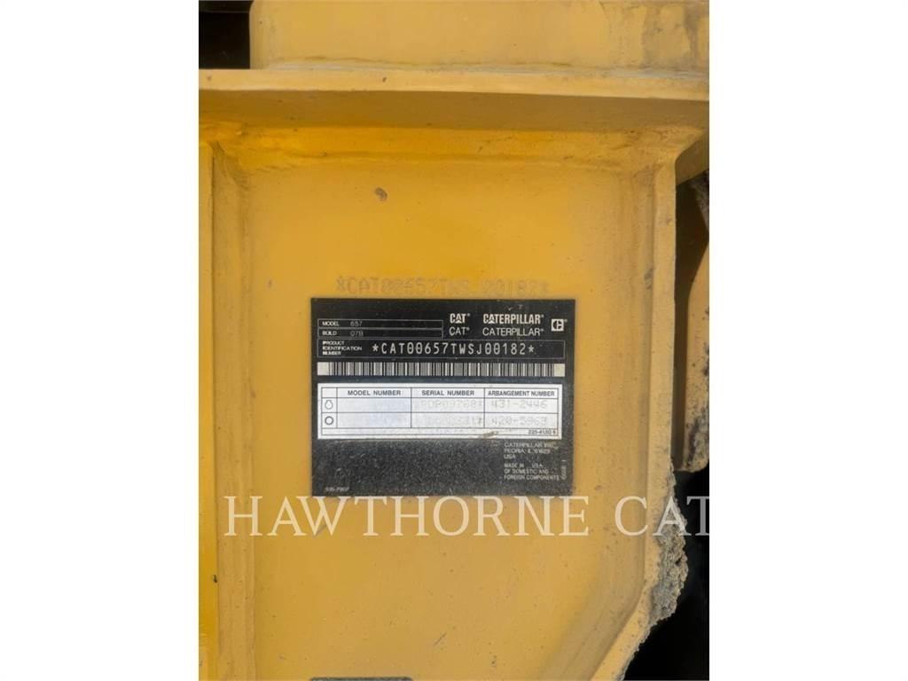 CAT 657 Скрепери