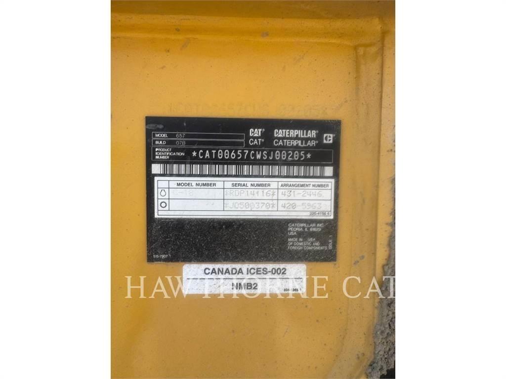 CAT 657 Скрепери