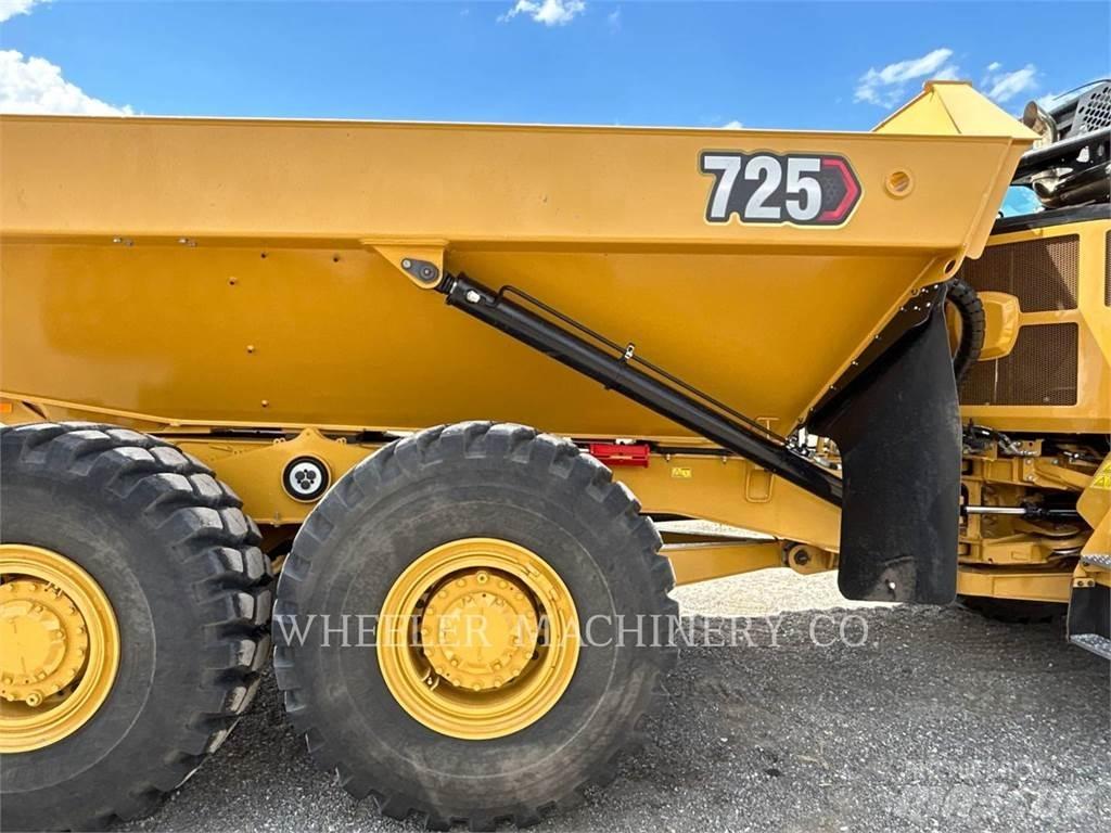 CAT 725 Зчленовані самоскиди