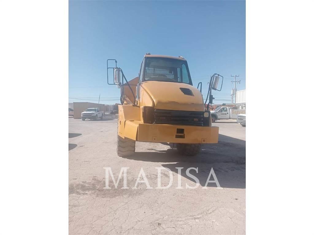 CAT 725 Зчленовані самоскиди
