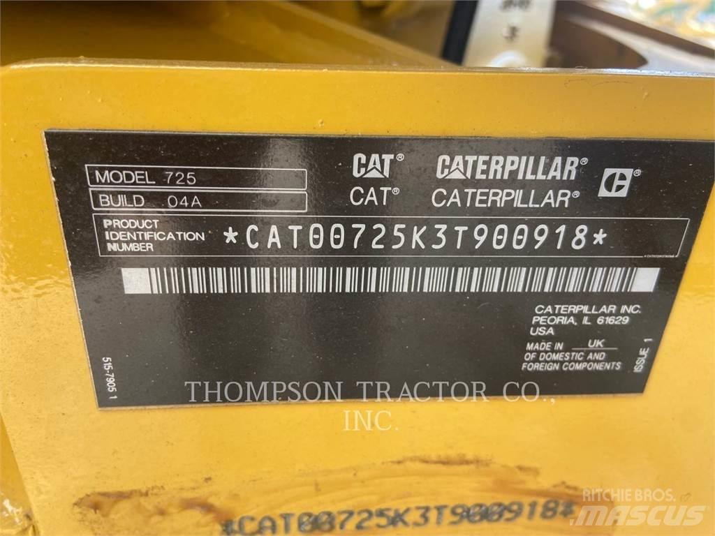 CAT 725 Зчленовані самоскиди