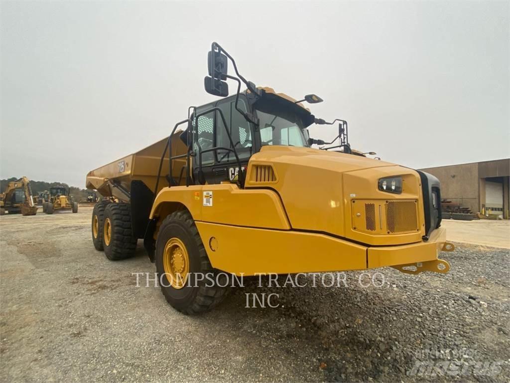 CAT 725 Зчленовані самоскиди