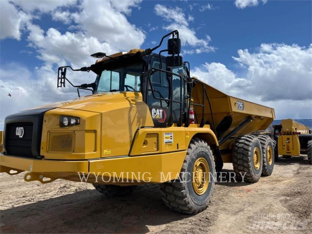 CAT 725 Зчленовані самоскиди
