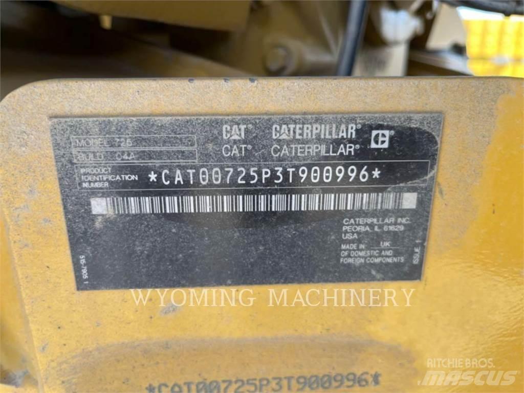 CAT 725 Зчленовані самоскиди