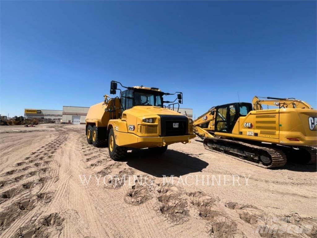 CAT 725 Зчленовані самоскиди