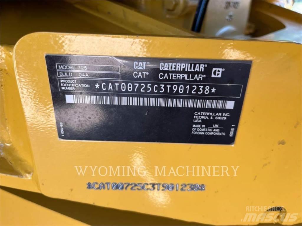 CAT 725 Зчленовані самоскиди