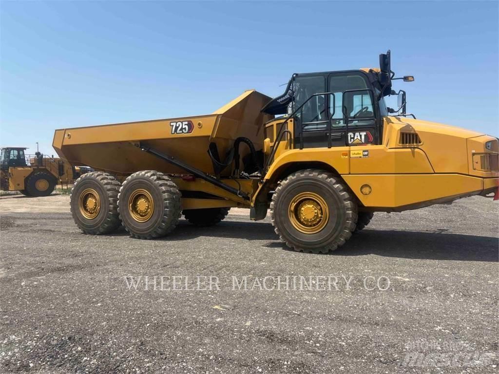 CAT 725 Зчленовані самоскиди