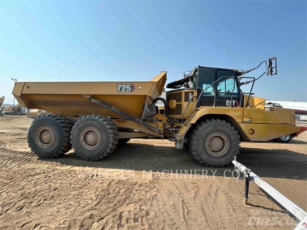 CAT 725 Зчленовані самоскиди