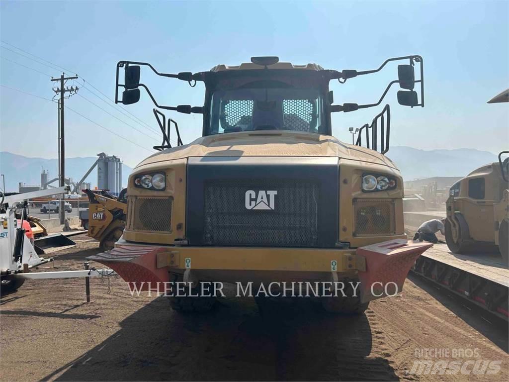 CAT 725 Зчленовані самоскиди