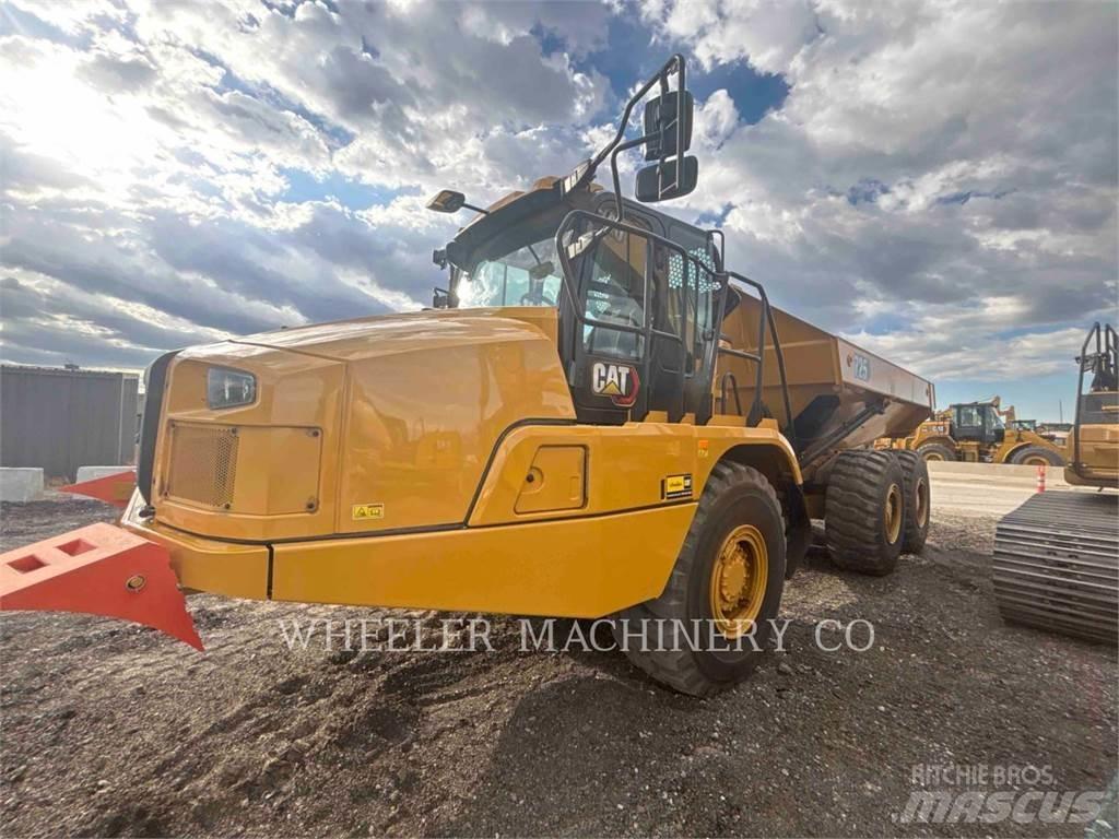CAT 725 Зчленовані самоскиди