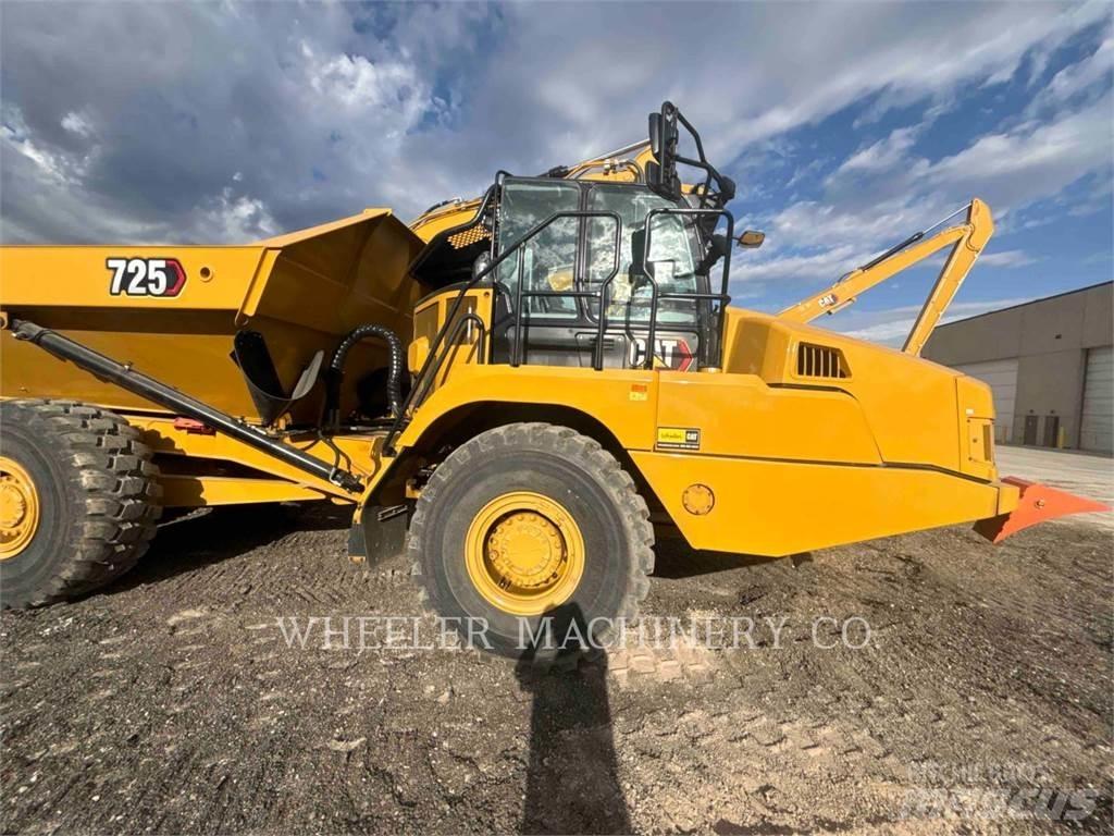 CAT 725 Зчленовані самоскиди