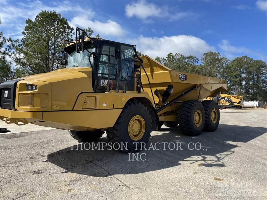 CAT 725 Зчленовані самоскиди