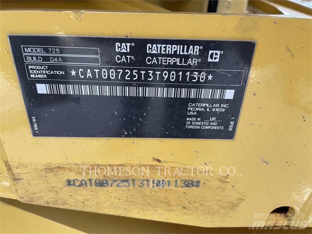 CAT 725 Зчленовані самоскиди