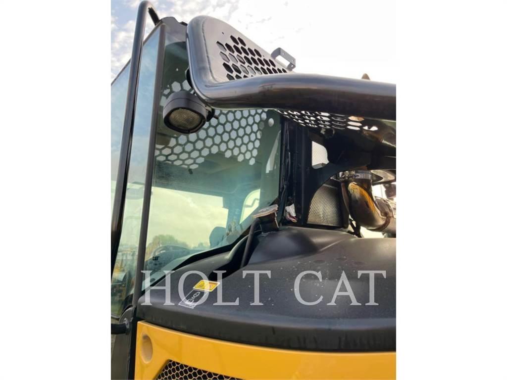 CAT 725 Зчленовані самоскиди