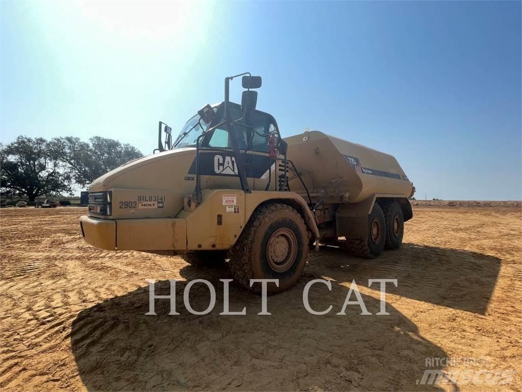 CAT 725 Зчленовані самоскиди