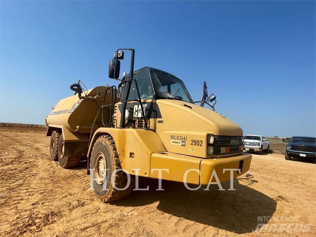 CAT 725 Зчленовані самоскиди
