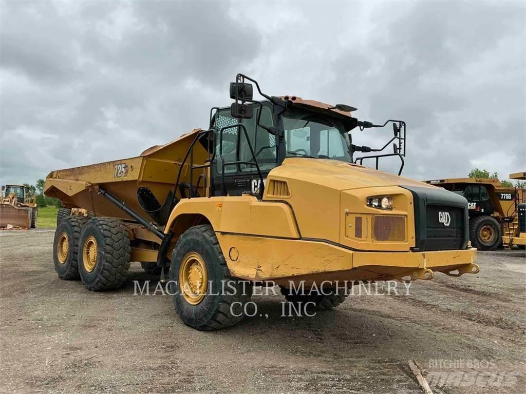 CAT 725 Зчленовані самоскиди