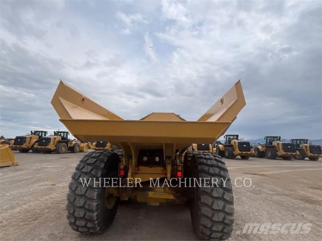 CAT 725 Зчленовані самоскиди