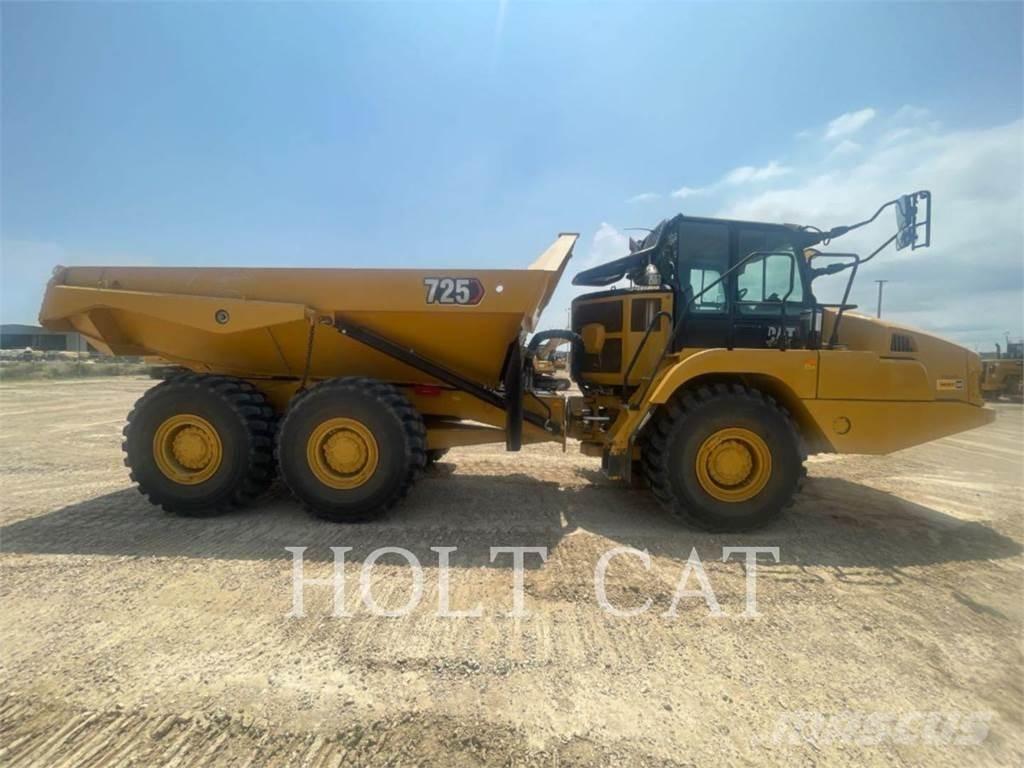 CAT 725 Зчленовані самоскиди