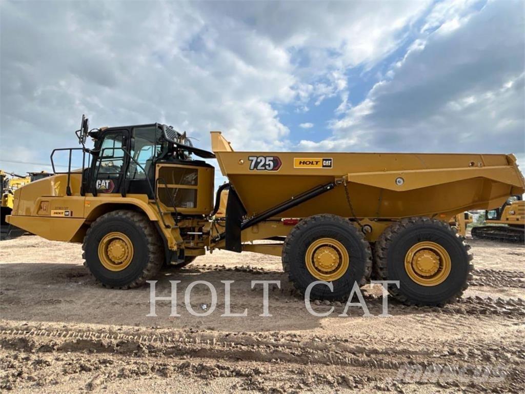 CAT 725 Зчленовані самоскиди
