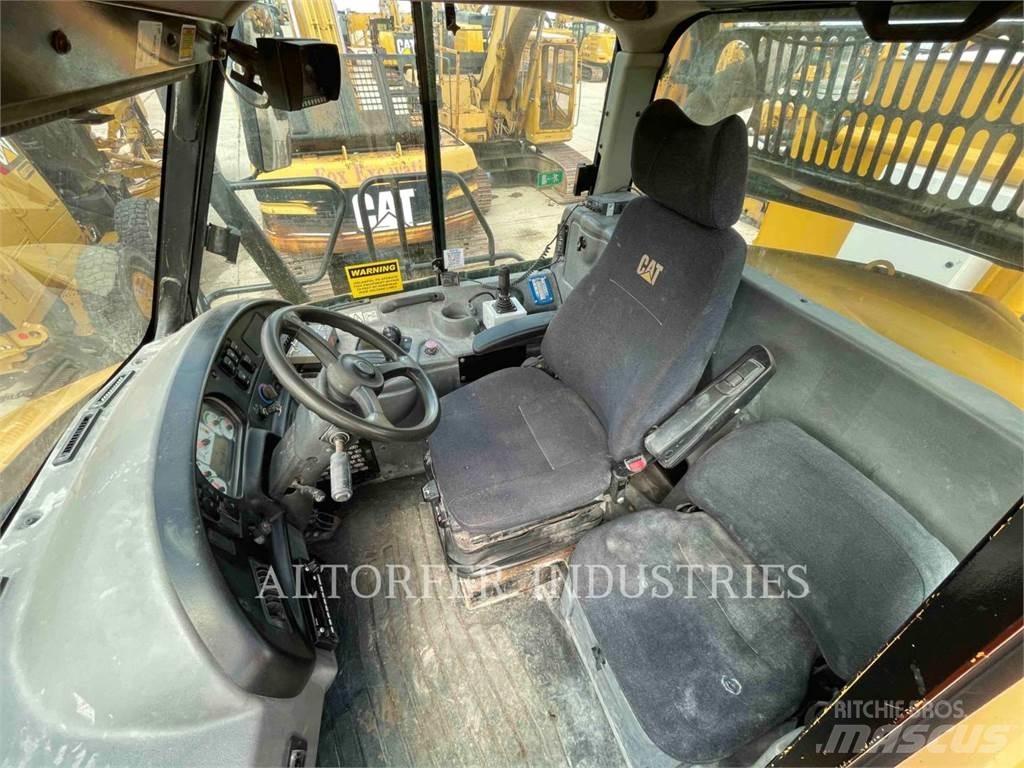 CAT 725 WT Зчленовані самоскиди